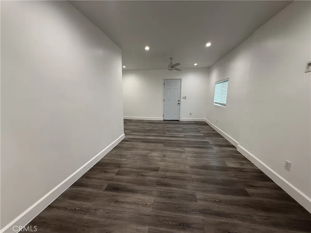 17845 Victory Blvd. Reseda, CA 91335