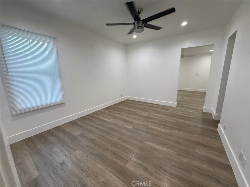 17845 Victory Blvd. Reseda, CA 91335
