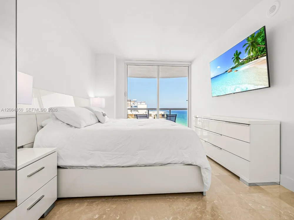 6365 Collins Ave #1911 Miami Beach, FL 33141