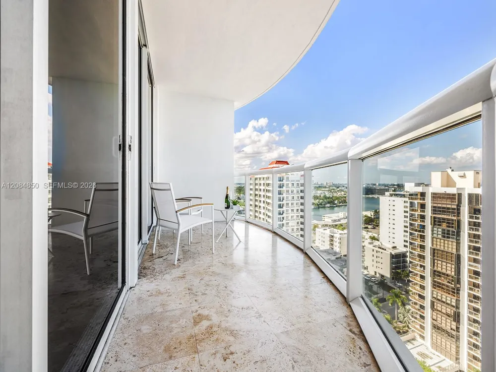 6365 Collins Ave #1911 Miami Beach, FL 33141