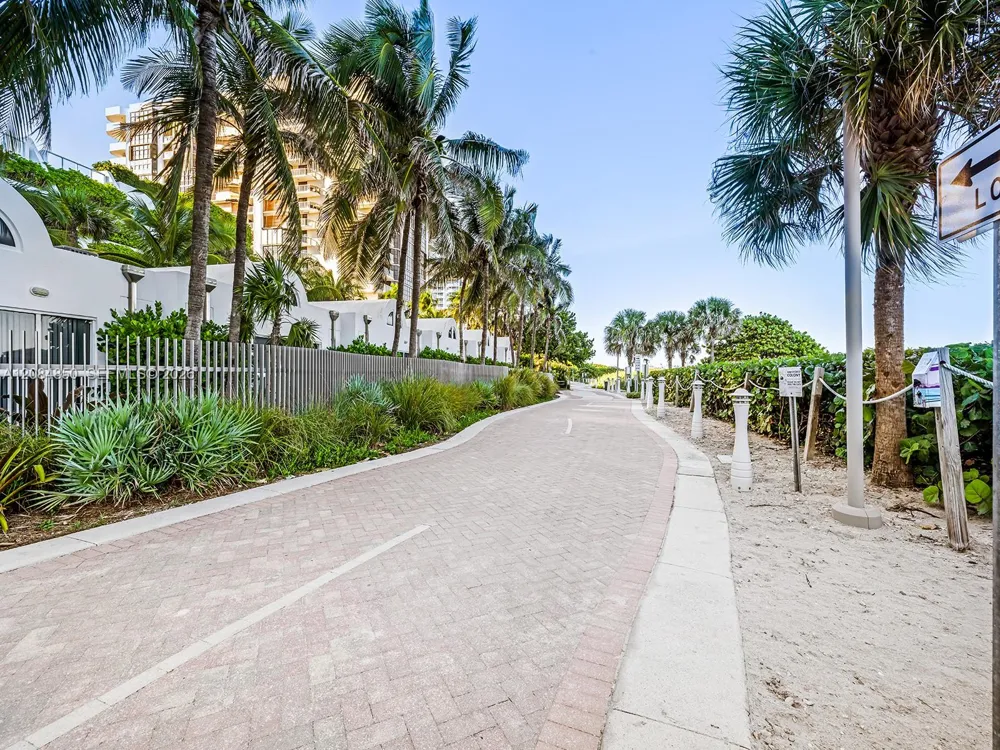 6365 Collins Ave #1911 Miami Beach, FL 33141