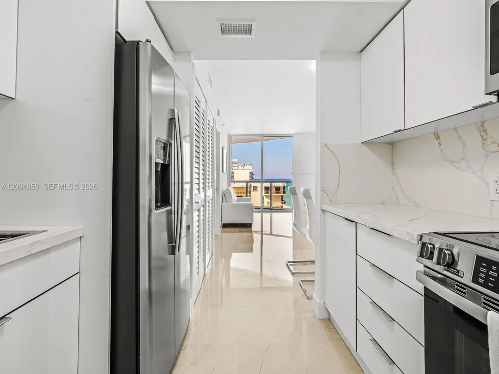 6365 Collins Ave #1911 Miami Beach, FL 33141