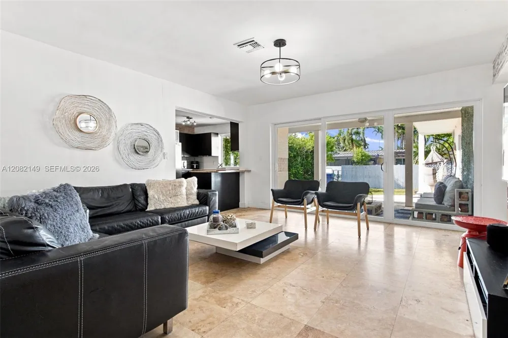 1103 Washington St Hollywood, FL 33019