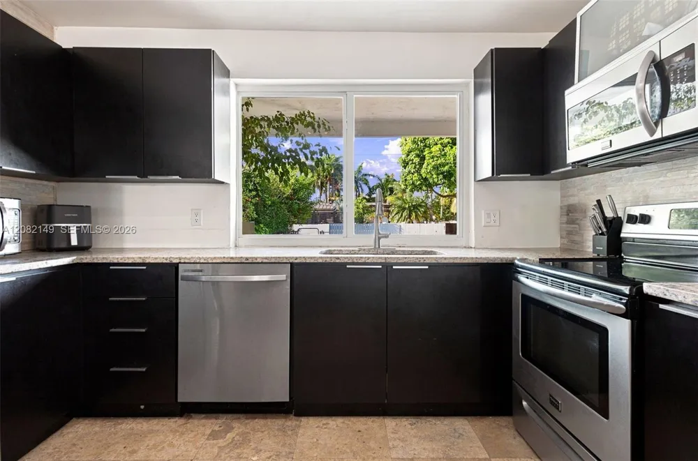 1103 Washington St Hollywood, FL 33019
