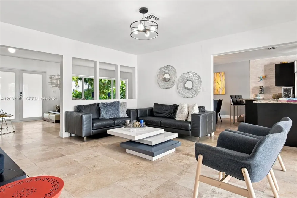 1103 Washington St Hollywood, FL 33019
