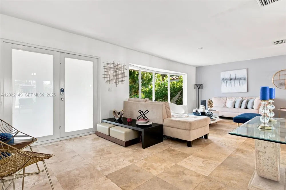 1103 Washington St Hollywood, FL 33019