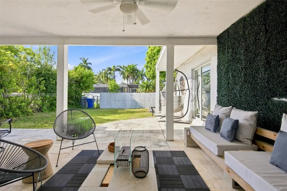 1103 Washington St Hollywood, FL 33019