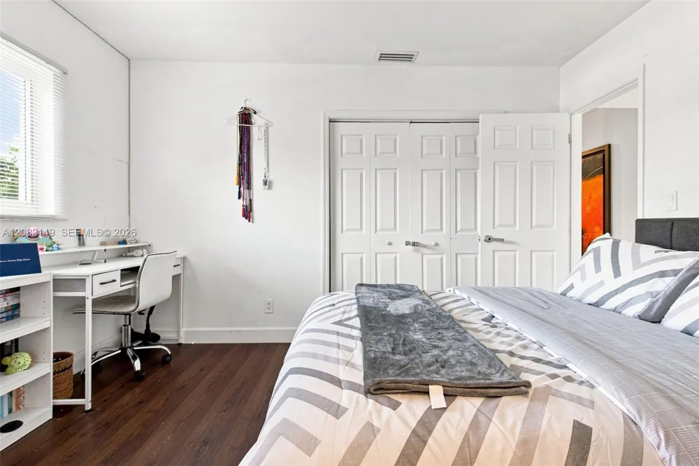 1103 Washington St Hollywood, FL 33019