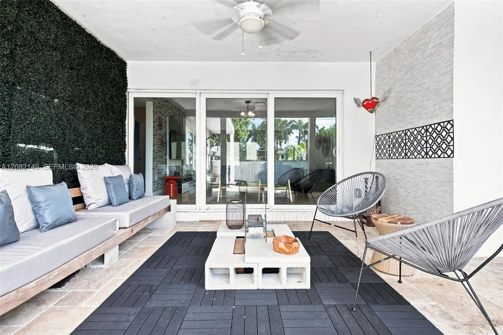 1103 Washington St Hollywood, FL 33019