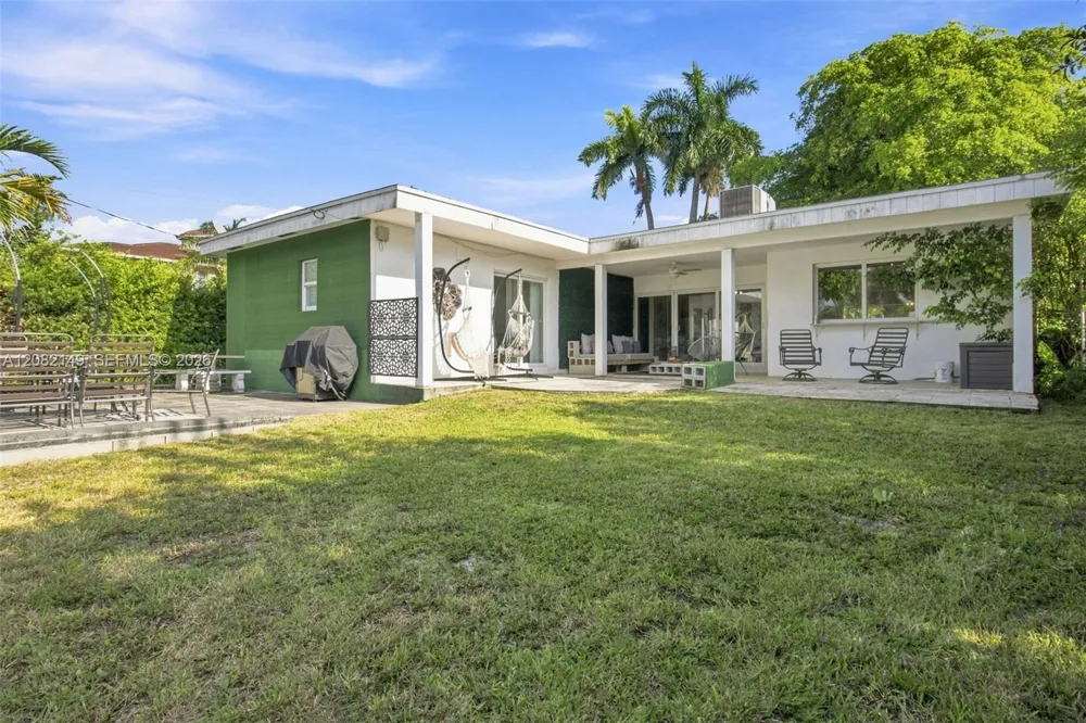 1103 Washington St Hollywood, FL 33019