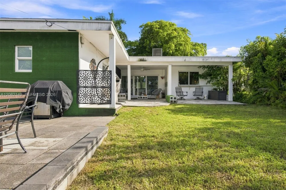 1103 Washington St Hollywood, FL 33019