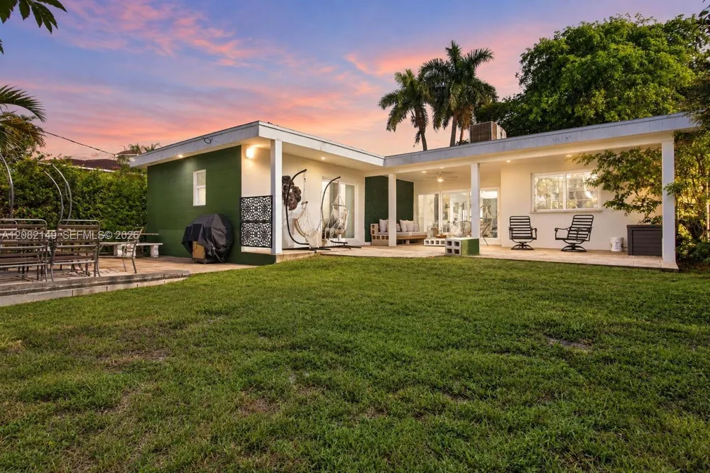 1103 Washington St Hollywood, FL 33019