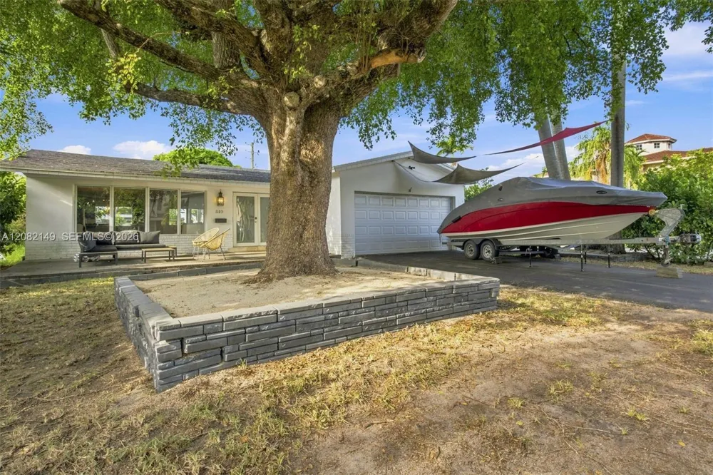1103 Washington St Hollywood, FL 33019