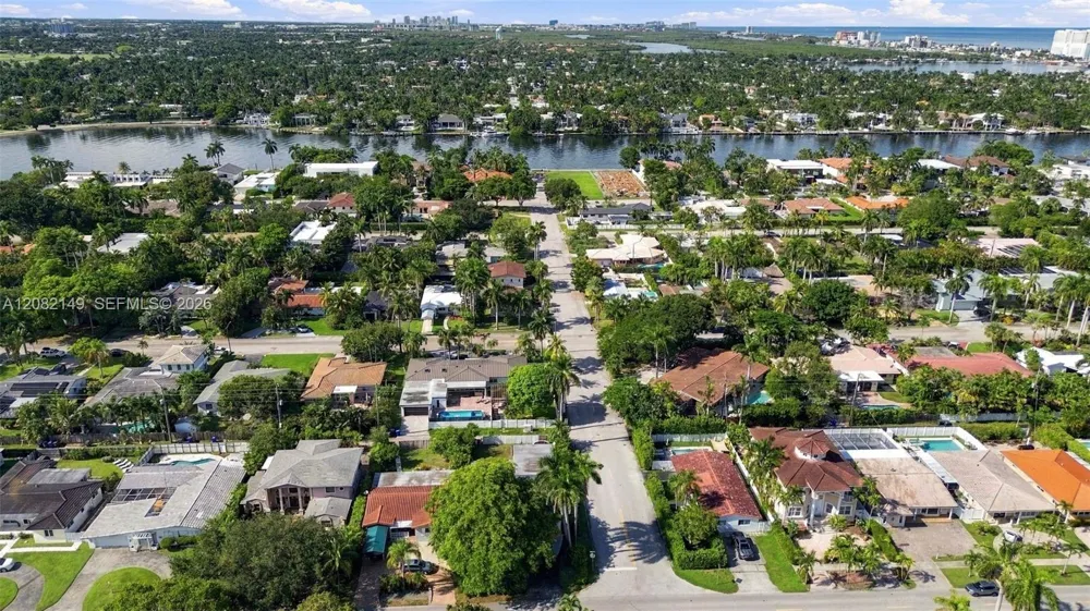 1103 Washington St Hollywood, FL 33019