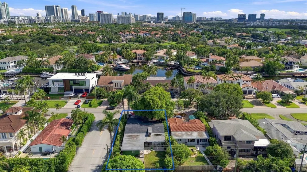 1103 Washington St Hollywood, FL 33019