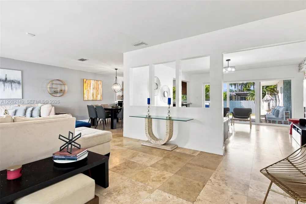 1103 Washington St Hollywood, FL 33019