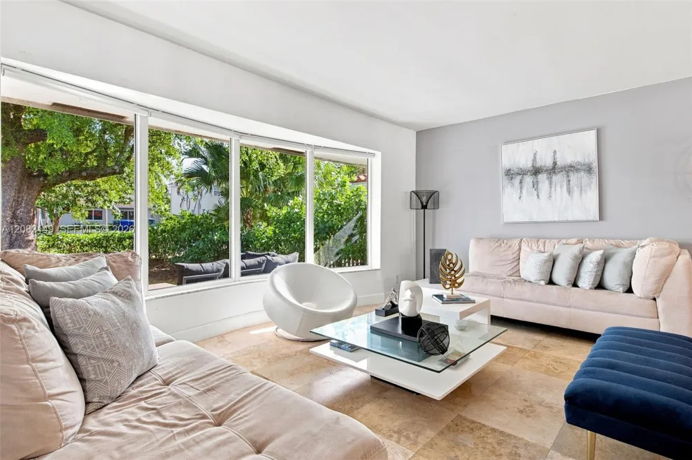 1103 Washington St Hollywood, FL 33019
