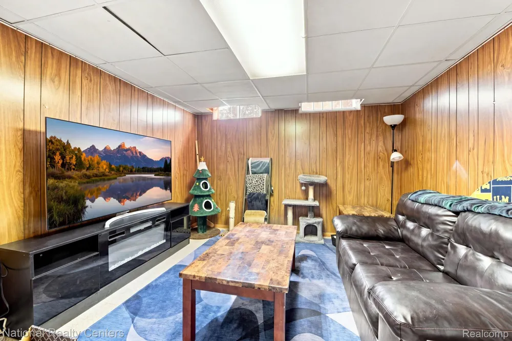 18335 E 13 Mile Road Fraser City, MI 48026