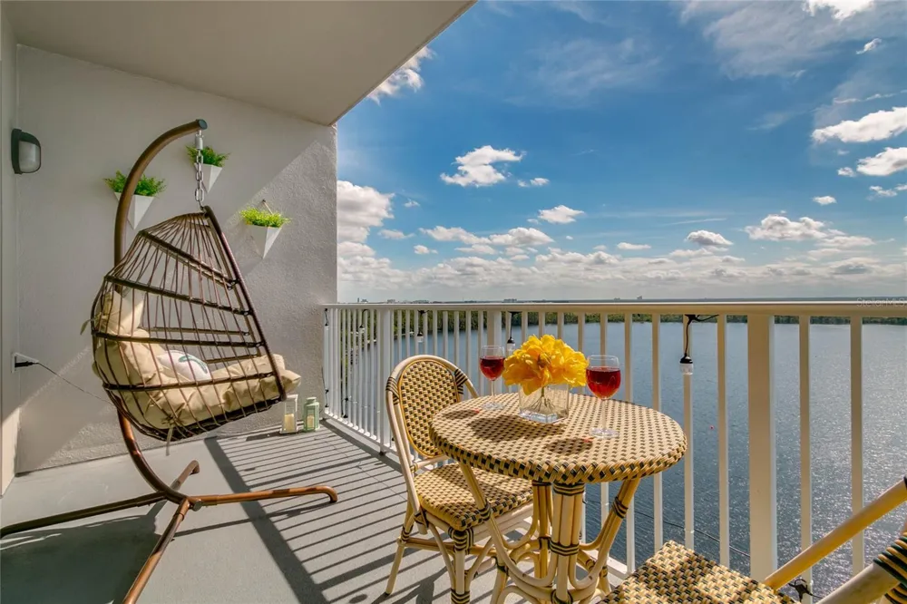 13427 BLUE HERON BEACH DRIVE #1402 Orlando, FL 32821