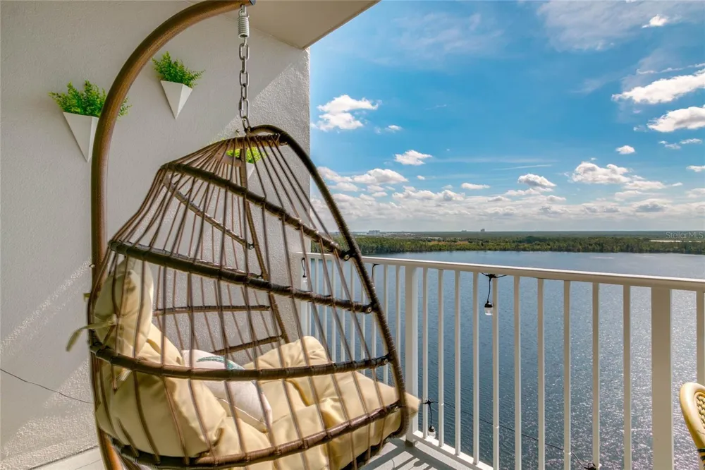 13427 BLUE HERON BEACH DRIVE #1402 Orlando, FL 32821