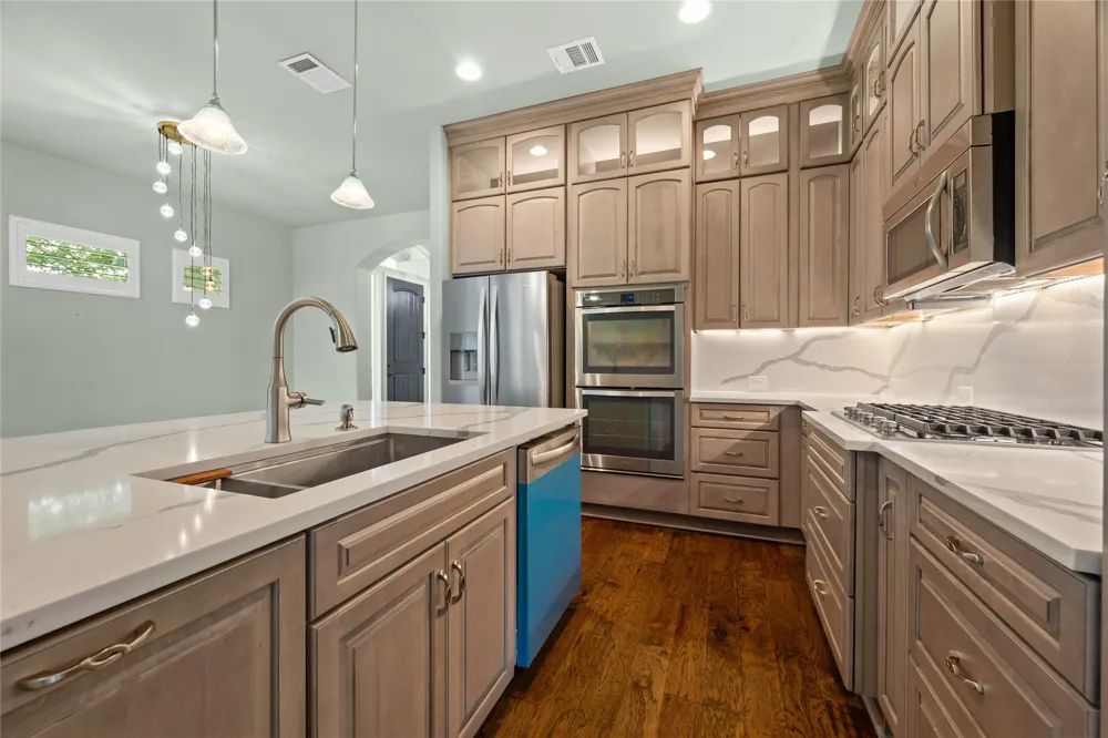 214 Darwins Way Lakeway, TX 78734