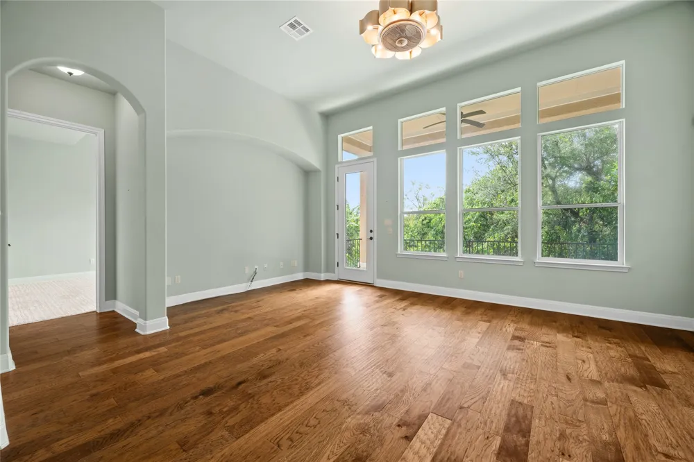 214 Darwins Way Lakeway, TX 78734