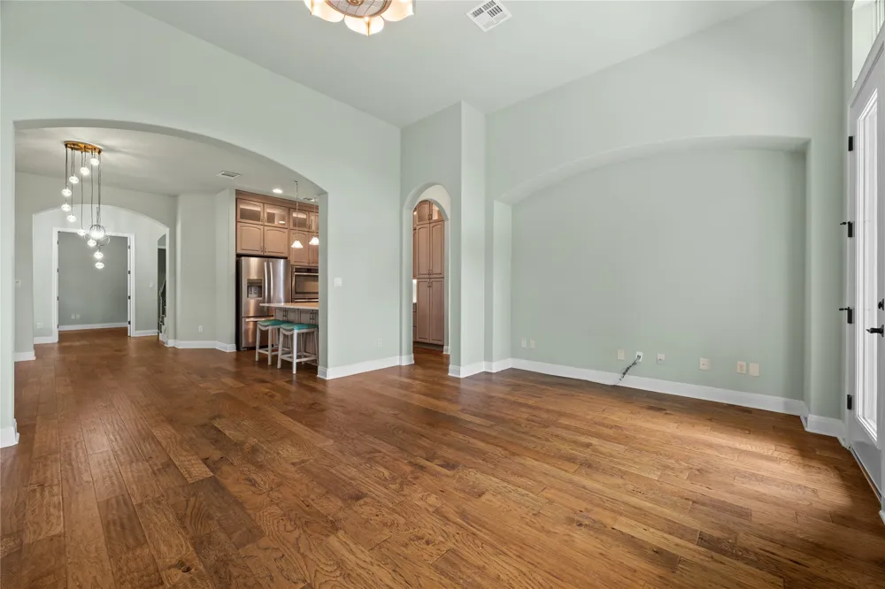 214 Darwins Way Lakeway, TX 78734