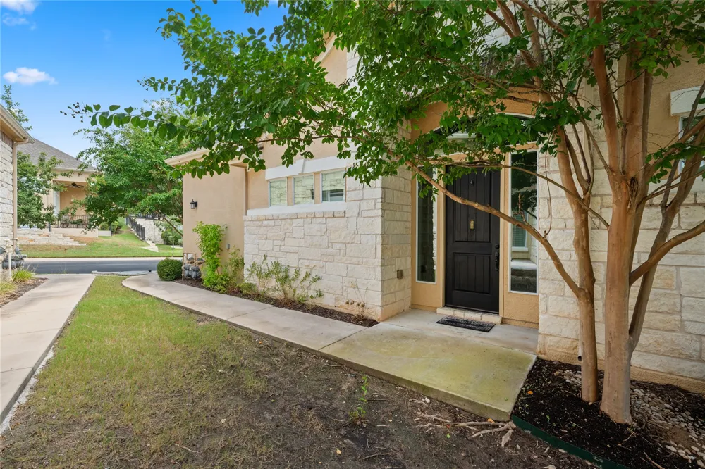 214 Darwins Way Lakeway, TX 78734