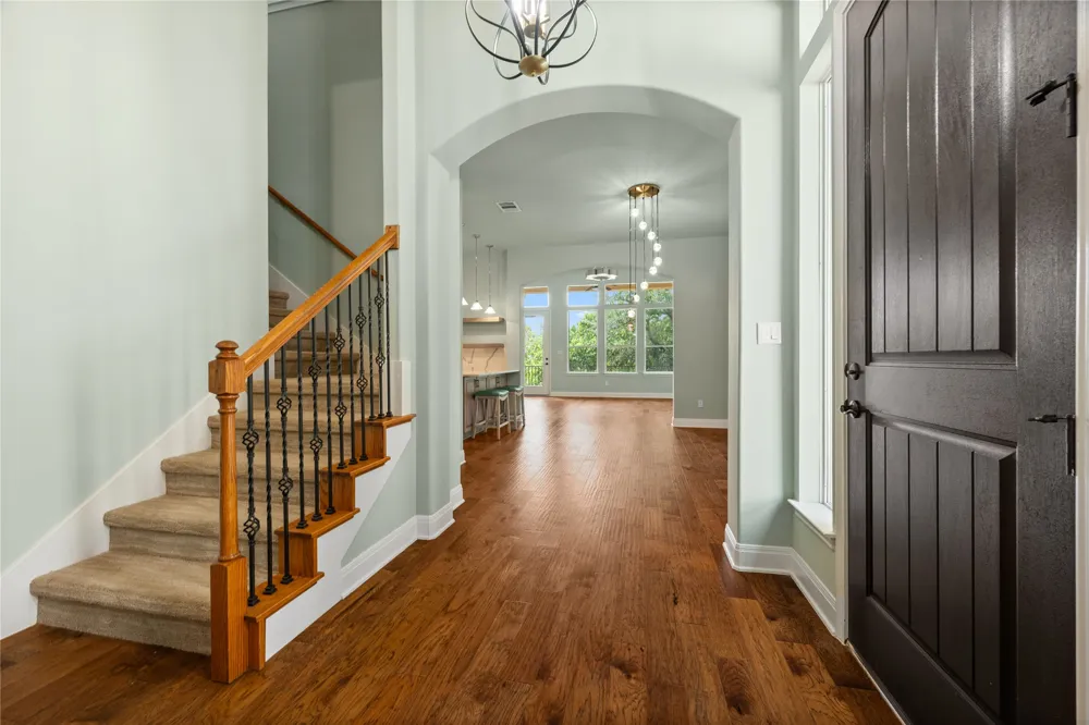 214 Darwins Way Lakeway, TX 78734