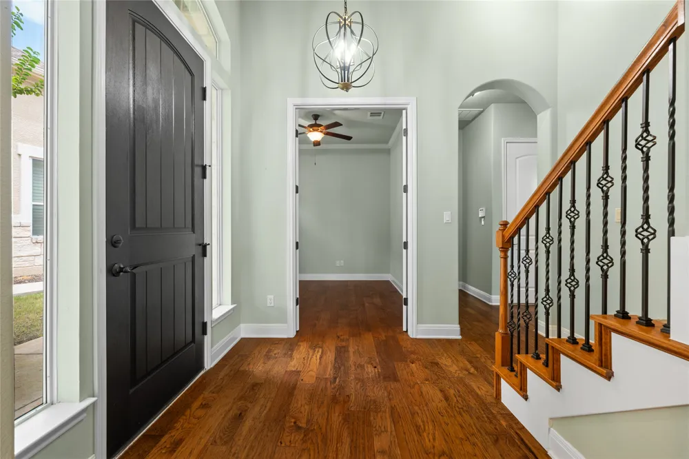214 Darwins Way Lakeway, TX 78734