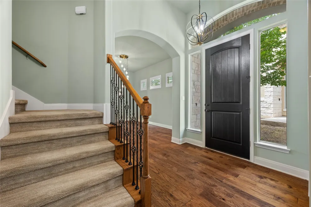 214 Darwins Way Lakeway, TX 78734