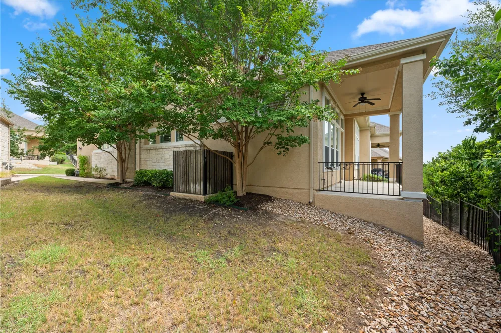 214 Darwins Way Lakeway, TX 78734