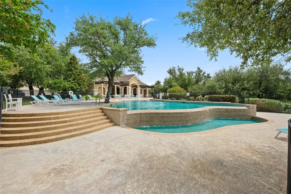 214 Darwins Way Lakeway, TX 78734