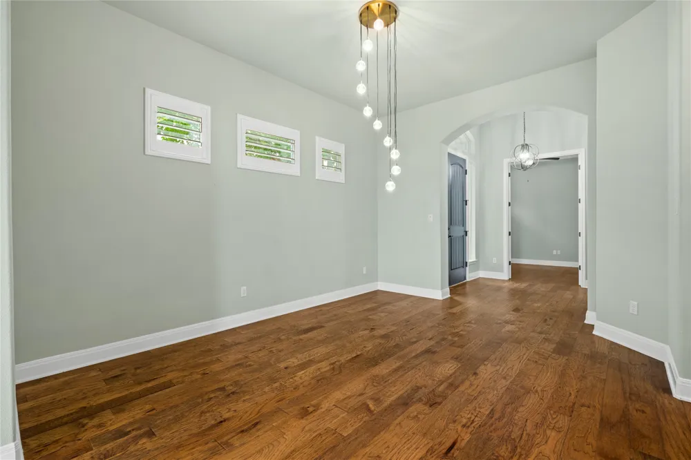 214 Darwins Way Lakeway, TX 78734