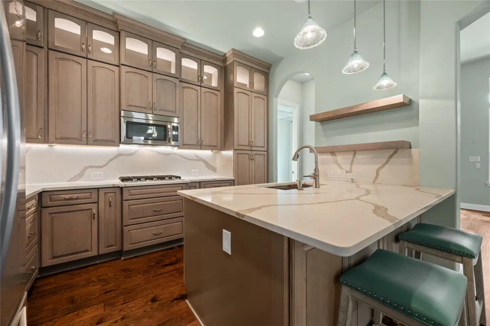 214 Darwins Way Lakeway, TX 78734