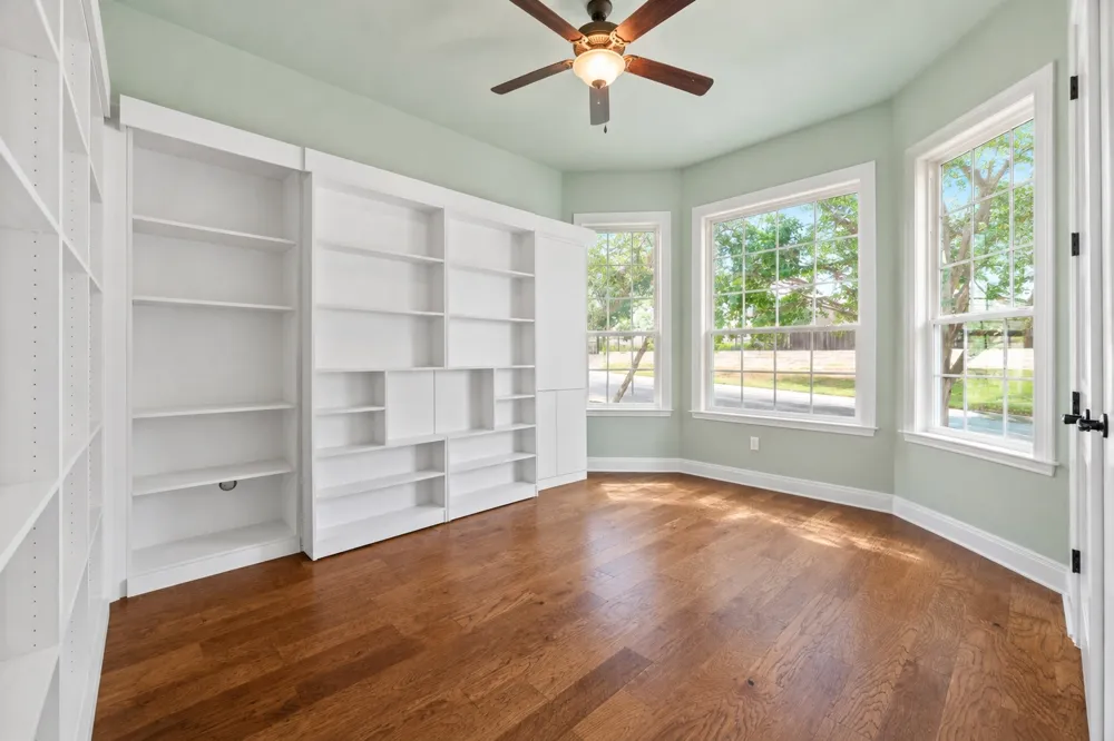 214 Darwins Way Lakeway, TX 78734