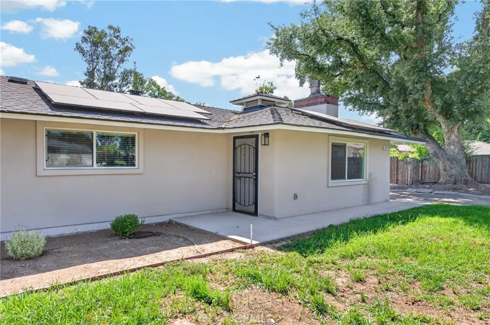 4832 Fruit Fresno, CA 93705
