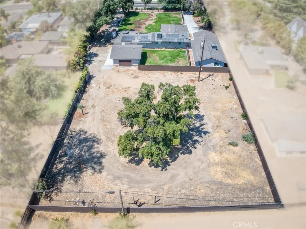 4832 Fruit Fresno, CA 93705