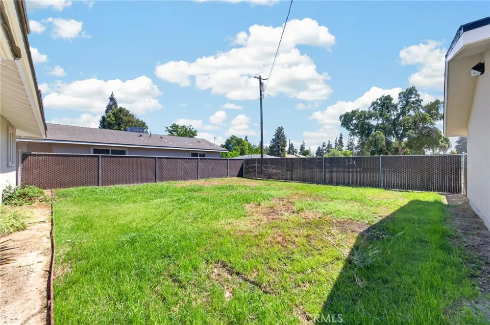 4832 Fruit Fresno, CA 93705