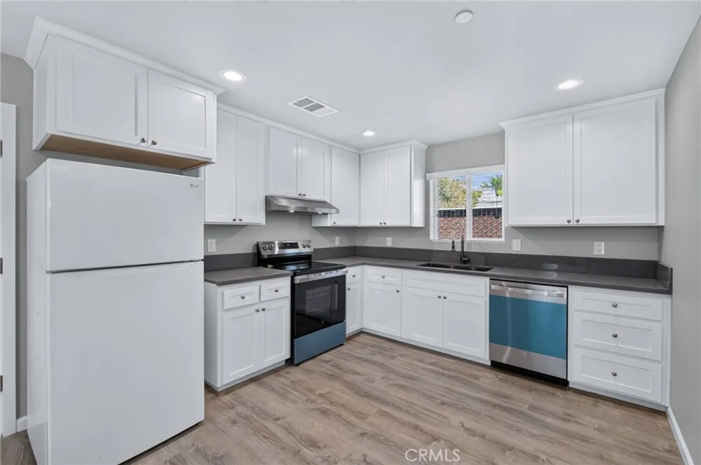 4832 Fruit Fresno, CA 93705