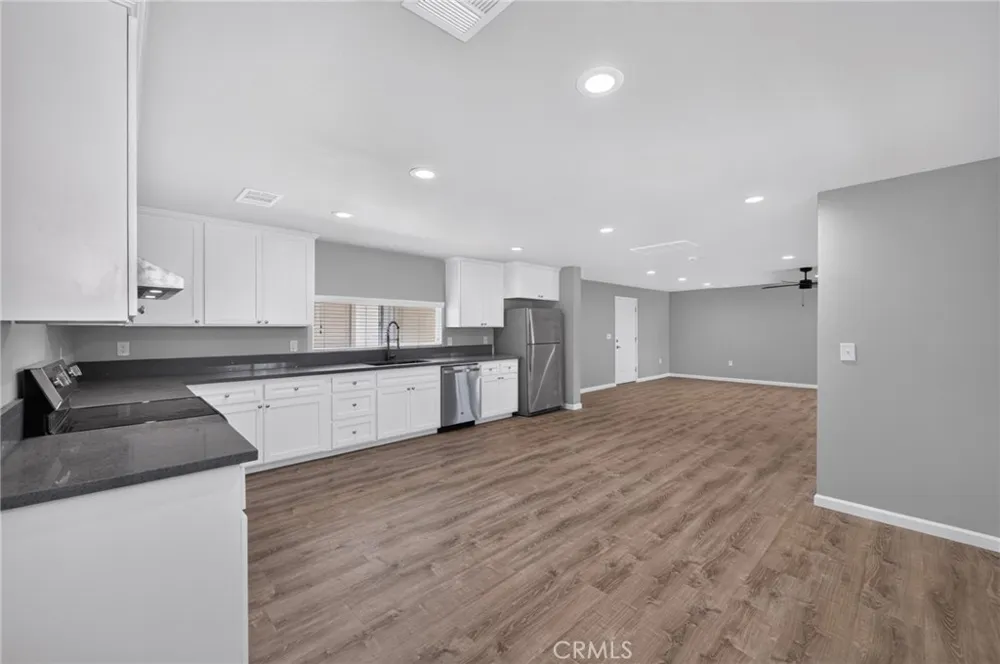 4832 Fruit Fresno, CA 93705