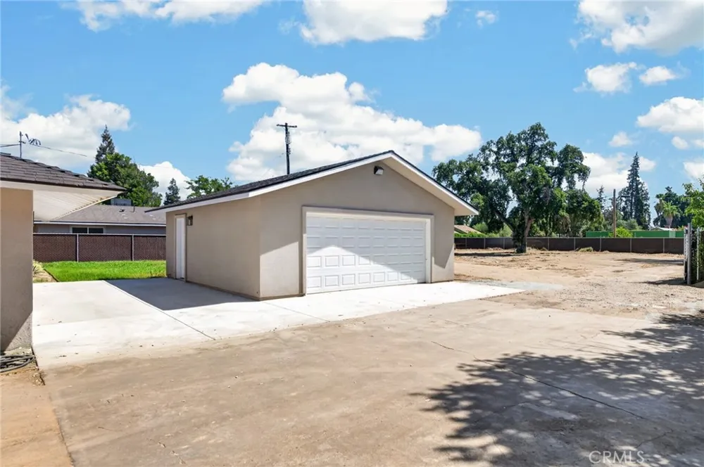 4832 Fruit Fresno, CA 93705