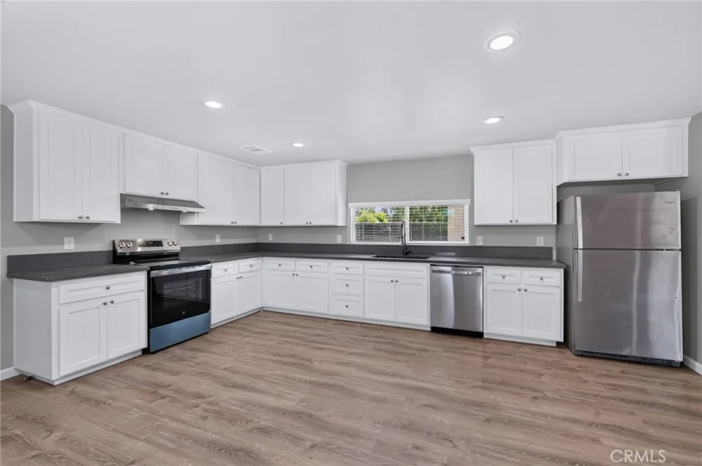 4832 Fruit Fresno, CA 93705