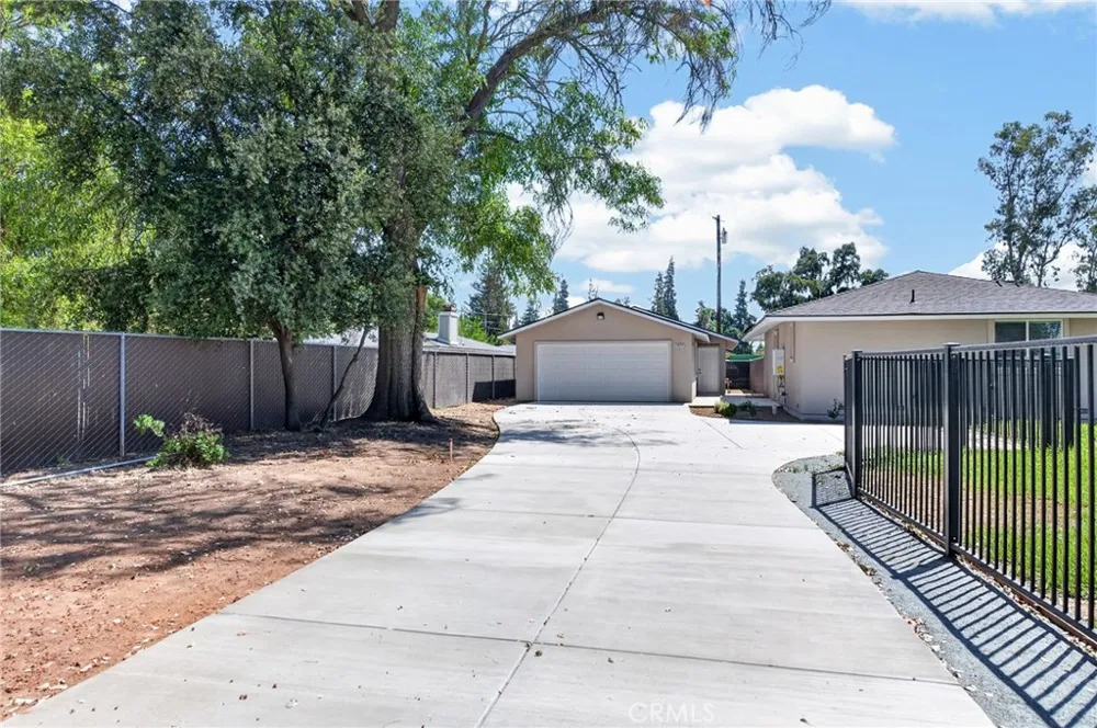 4832 Fruit Fresno, CA 93705