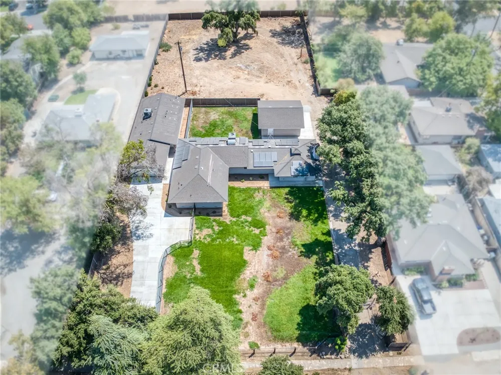 4832 Fruit Fresno, CA 93705