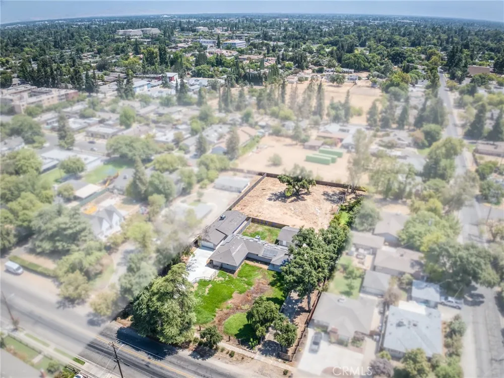 4832 Fruit Fresno, CA 93705