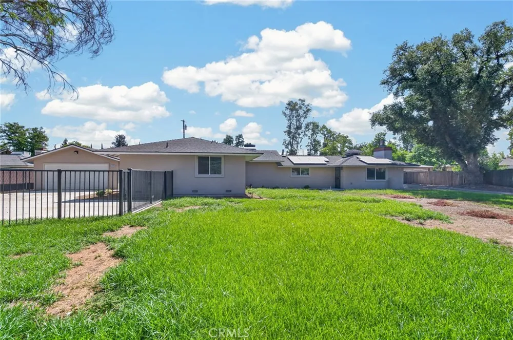 4832 Fruit Fresno, CA 93705