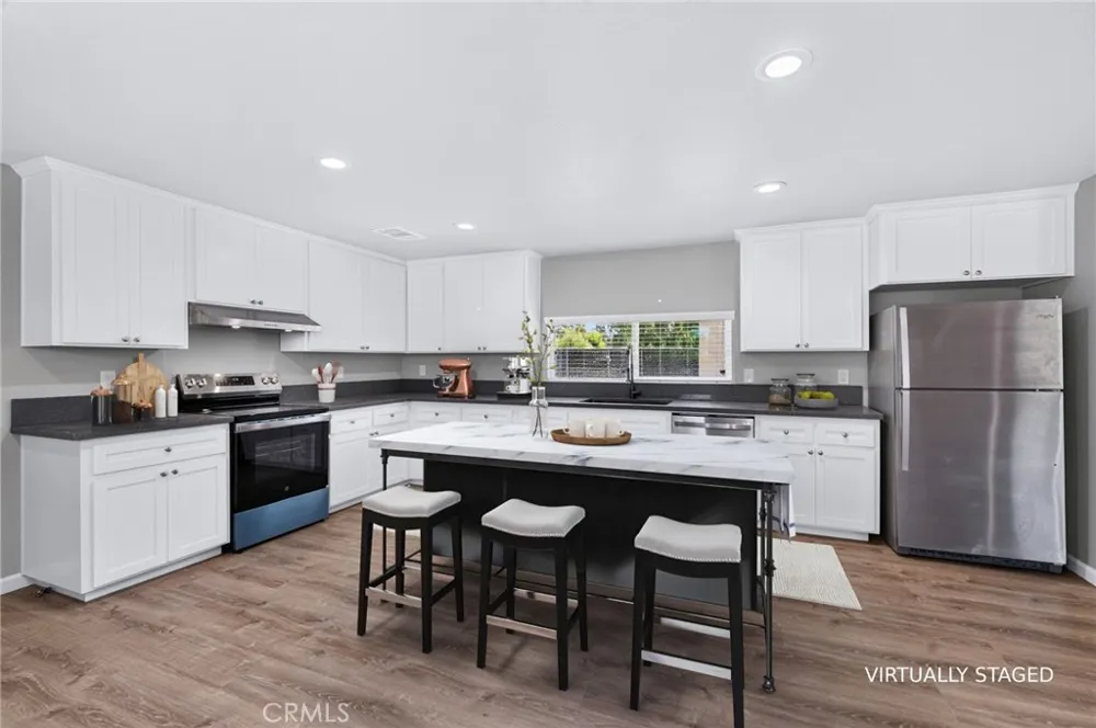 4832 Fruit Fresno, CA 93705