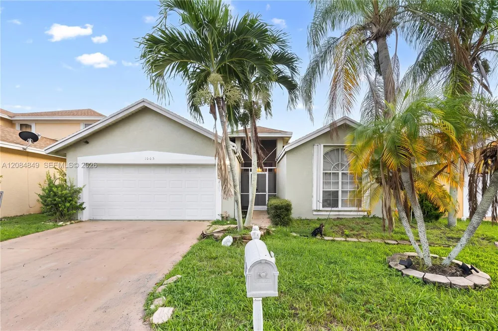 1065 W Fairfax Cir W Boynton Beach, FL 33436