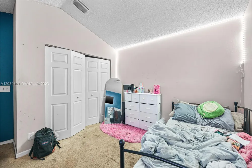 1065 W Fairfax Cir W Boynton Beach, FL 33436